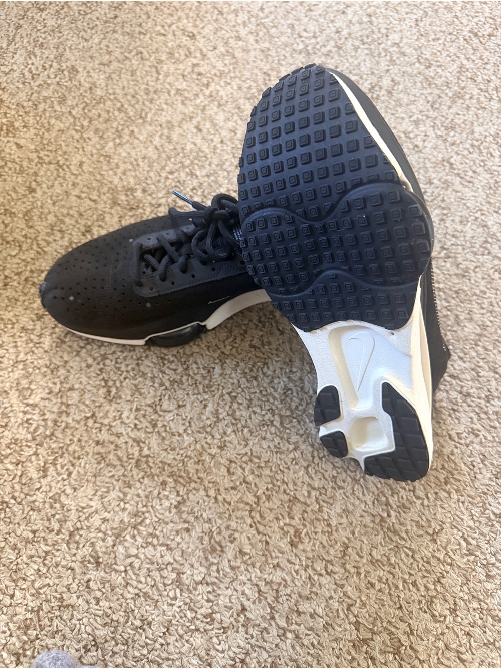 Nike Air Zoom Black Sneakers with White Swoosh and Air Cushion - Picture 6 of 8